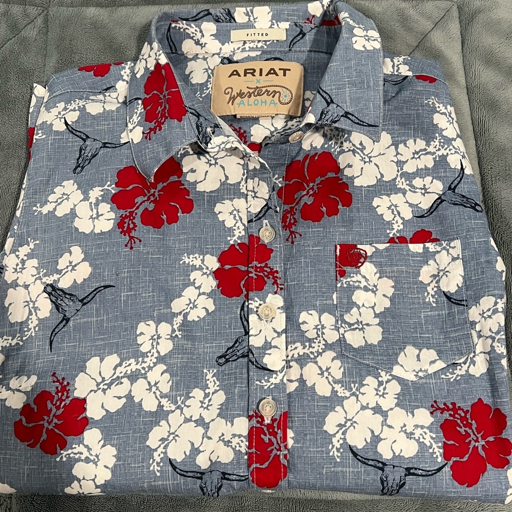 Ariat medium size blouse